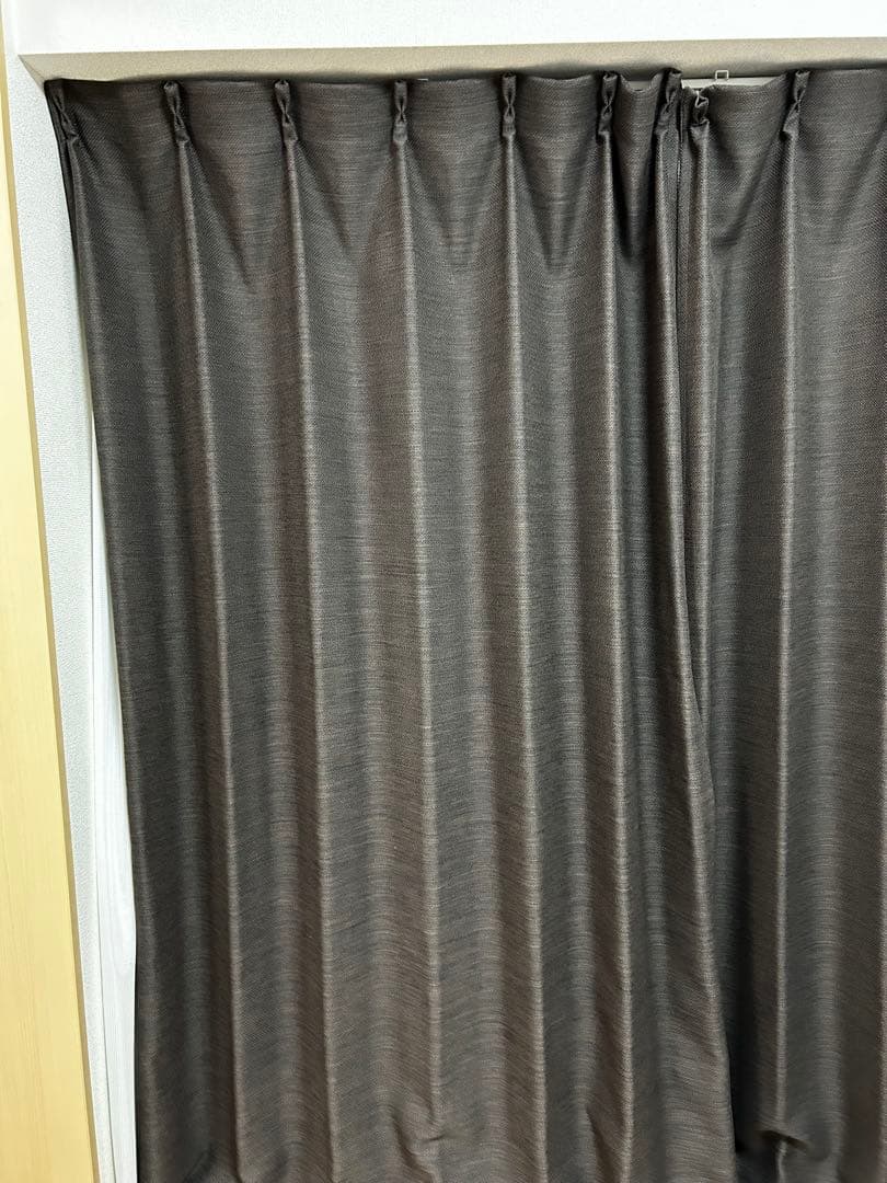 ダークブラウン・ホワイト二重カーテン