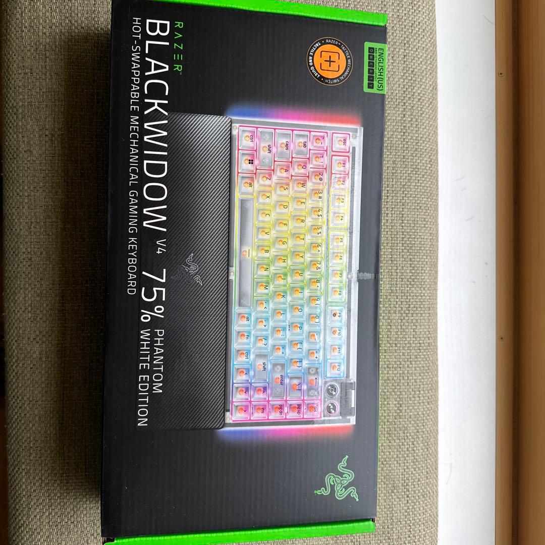 Razer BlackWidow V4 Phantom ホワイト
