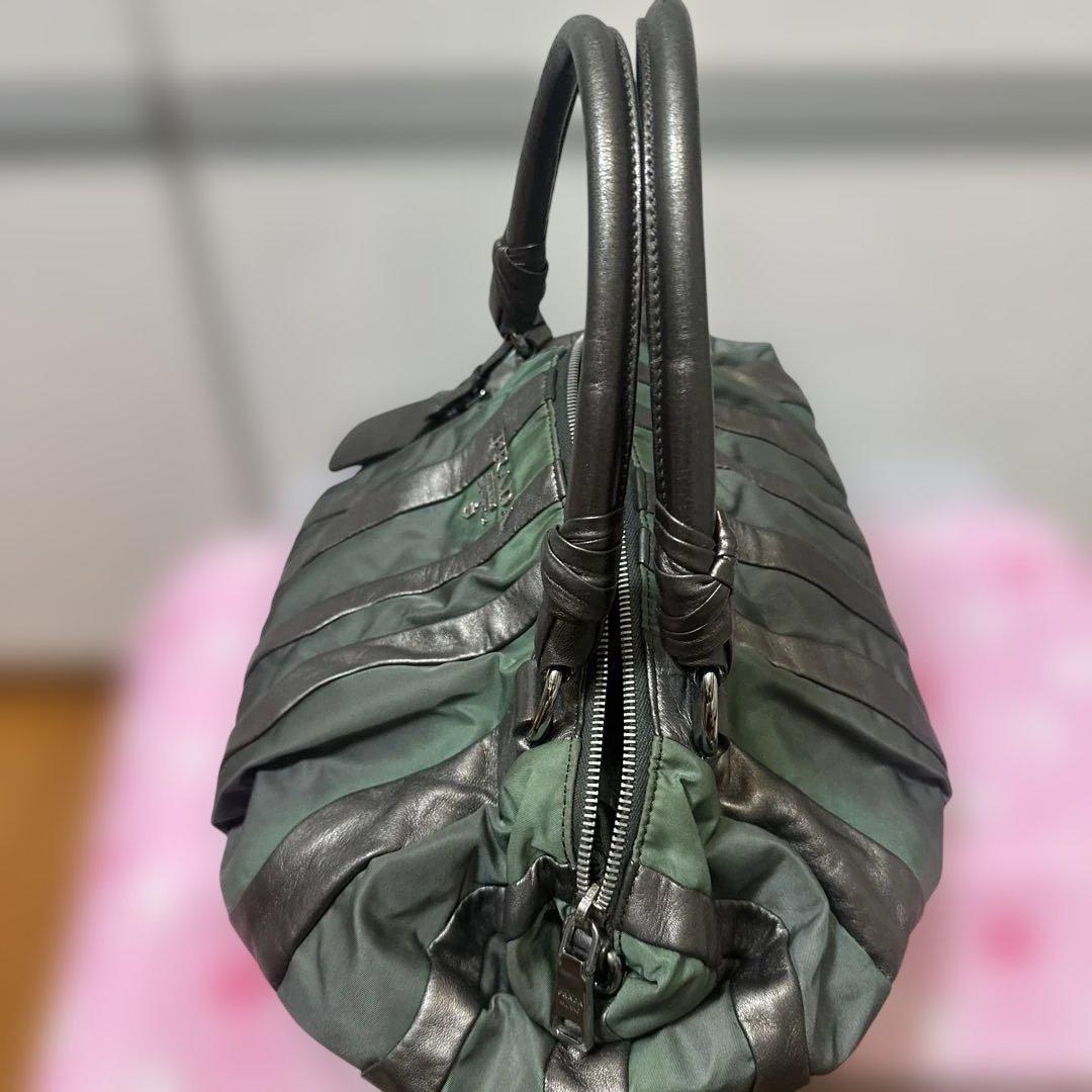 プラダナイロントートバッグハンドバッグ緑色カーキダグ