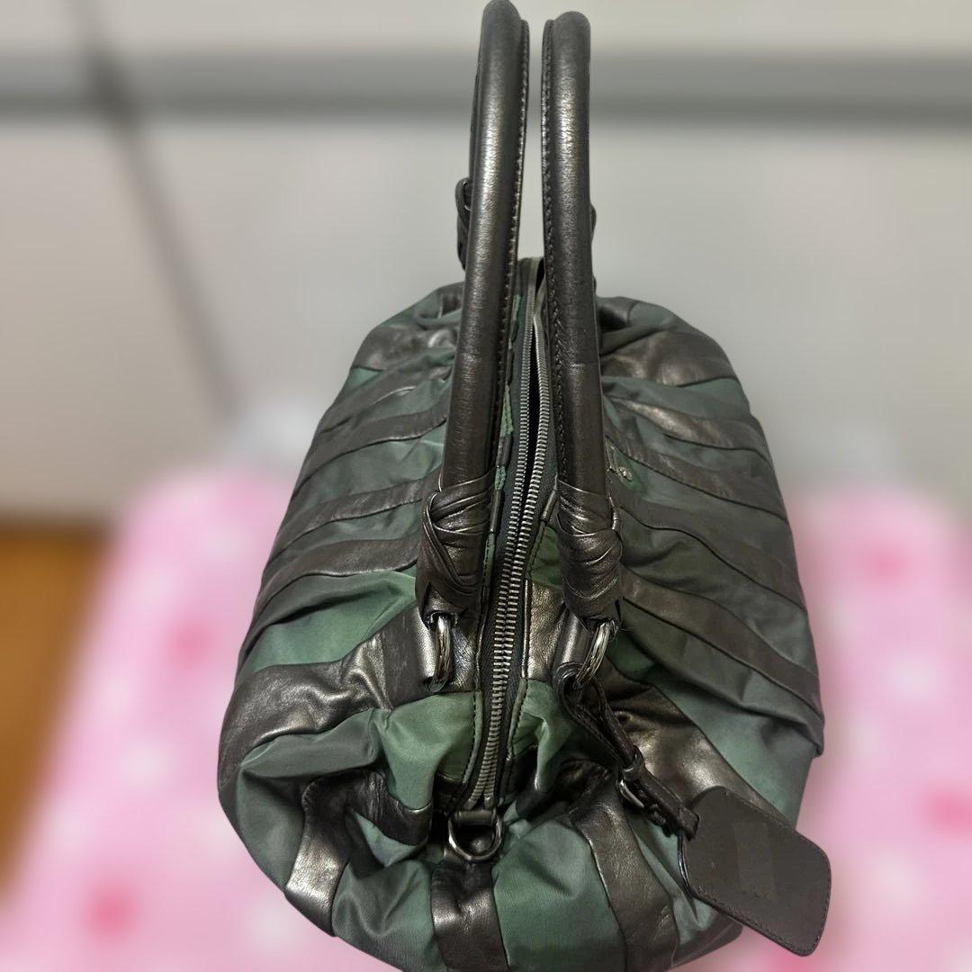 プラダナイロントートバッグハンドバッグ緑色カーキダグ