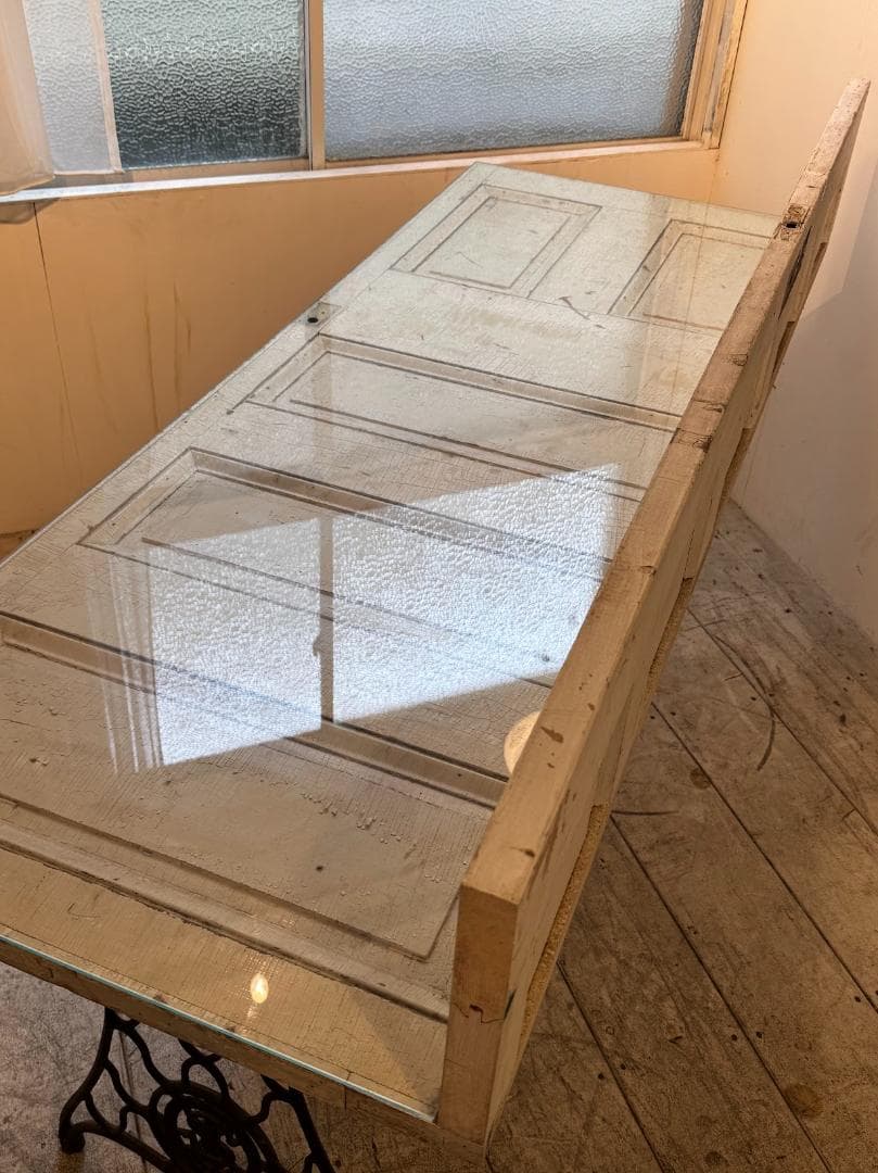 アンティークドアデスク シンガーミシン脚 ガラス天板 店舗作業台 机 テーブル