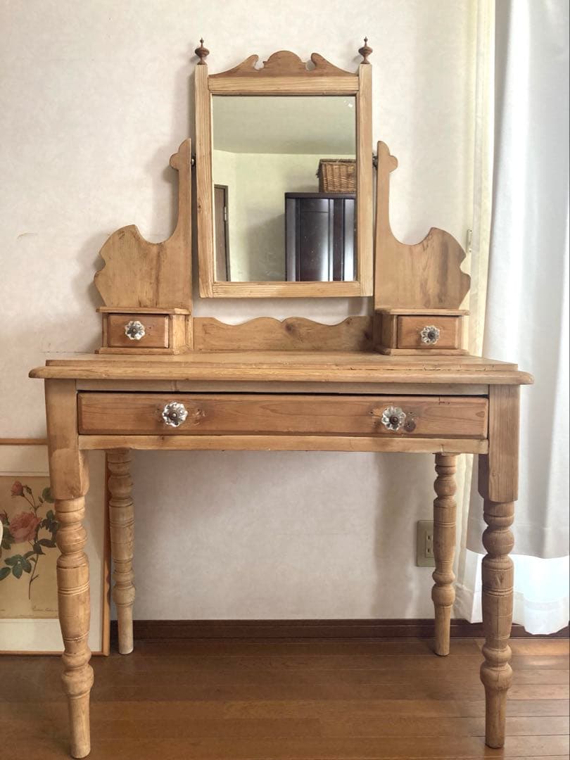 イギリスアンティーク　オールドパインのドレッサー
