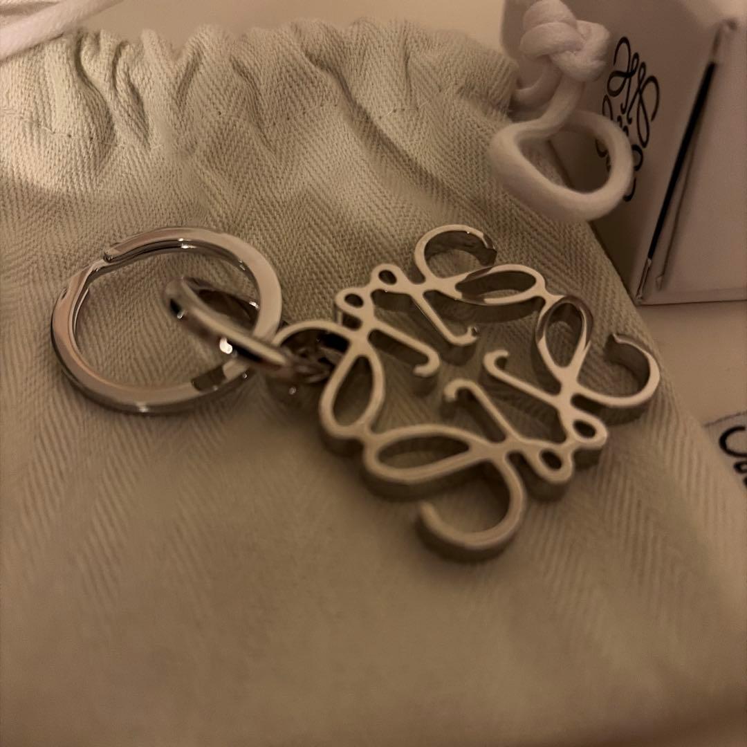 mio.様 本日中お取置き　LOEWE アナグラム　バックチャーム　キーホルダー