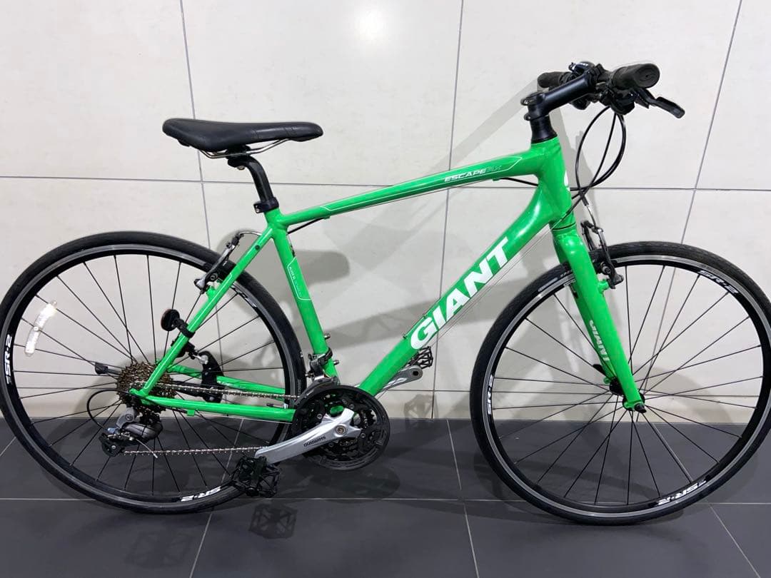美品！GIANT ESCAPE RX3 クロスバイク　ジャイアント　エスケープ