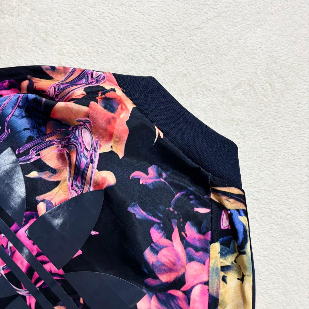 未使用級 アディダス トラックジャケット ロゴ フラワー マルチカラー