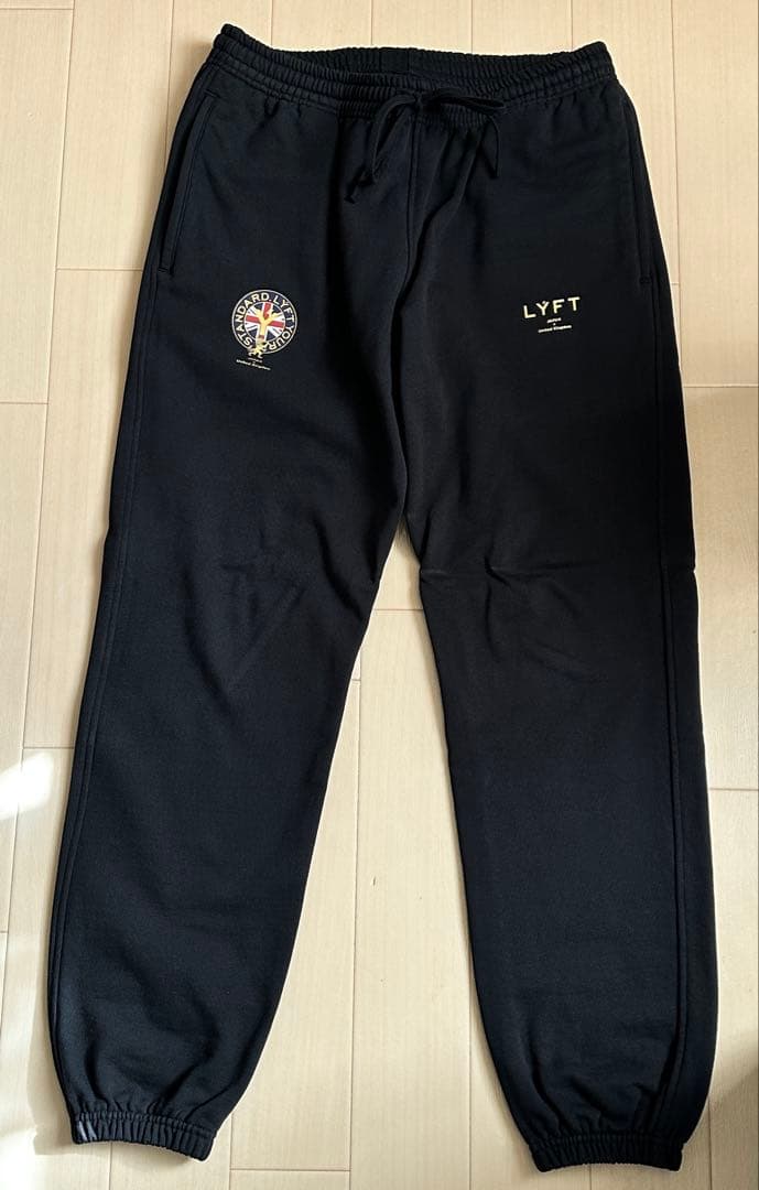 お*ち様 LYFT Ｌサイズ　上下セット　パーカー　ボトムス　ブラック　初期