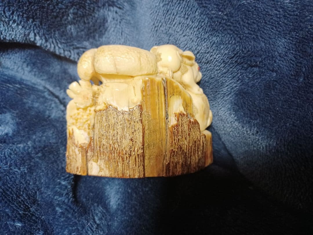 ⭐家宝　マンモス牙の彫刻　キノコとウサギ⭐