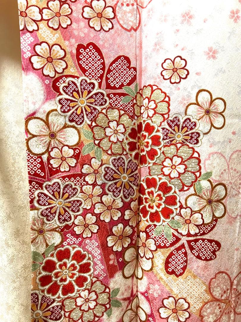 桜柄ピンクと白の振袖