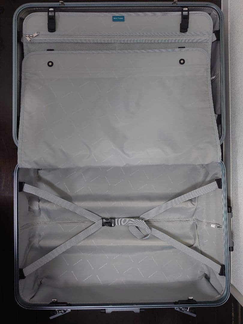 World Traveler 大型スーツケース グレー