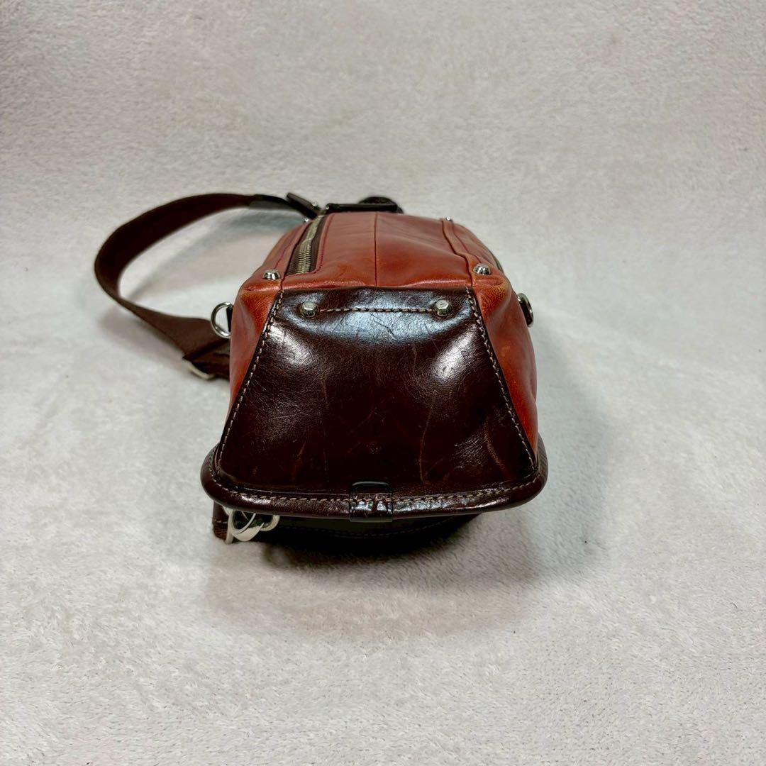 【極美品✨】キーファーノイ　最高級ボディバッグ　チャオ イタリア本革　斜め掛け