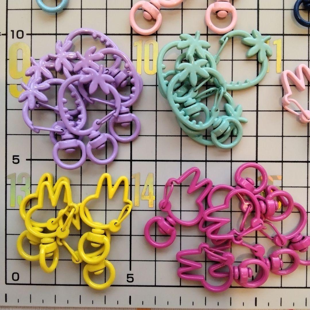 No.955　カラフル　いちご　金属ナスカン　1個50円　キーホルダー　資材