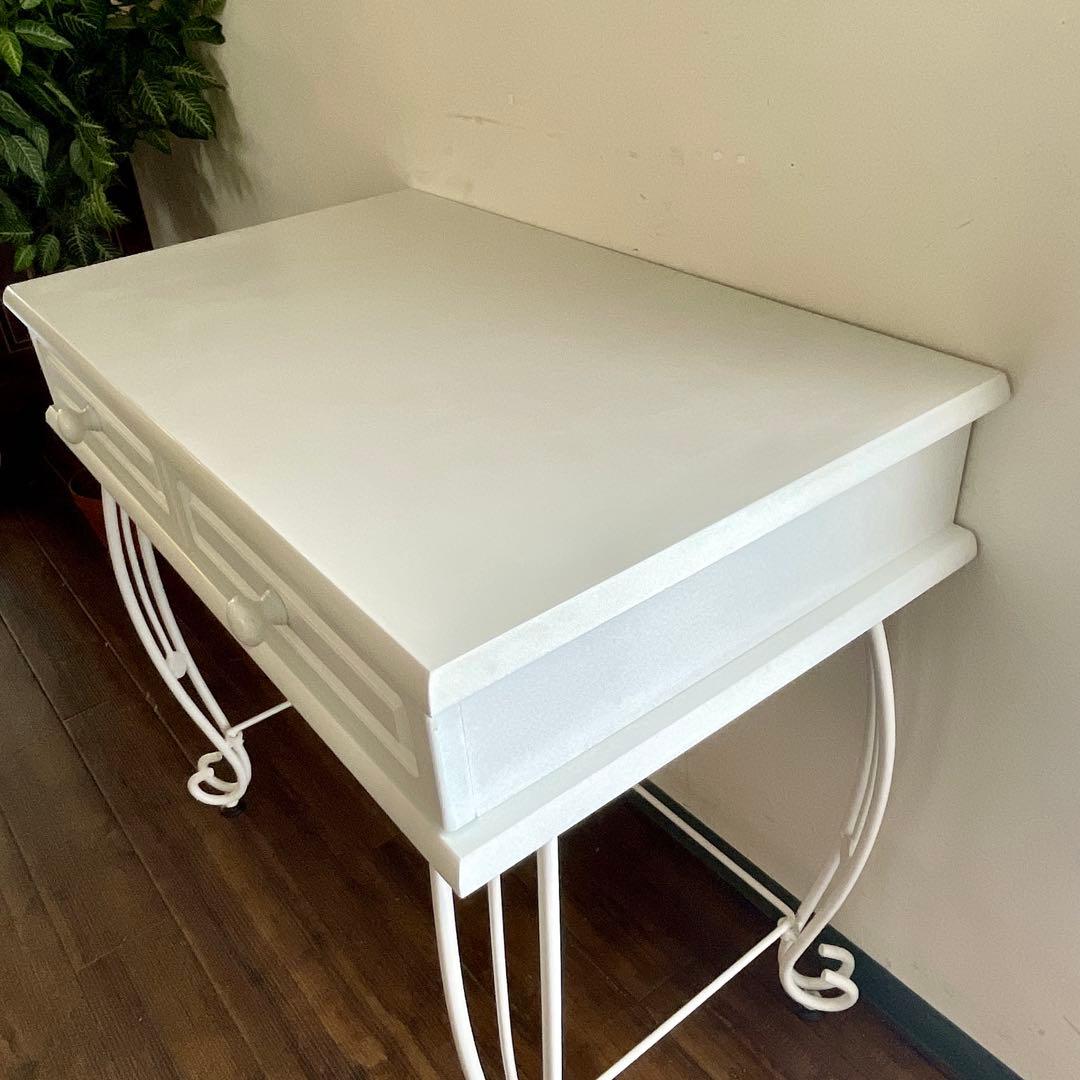 r186 アンティーク風の曲線美 コンパクトで美しいロートアイアンデスクセット