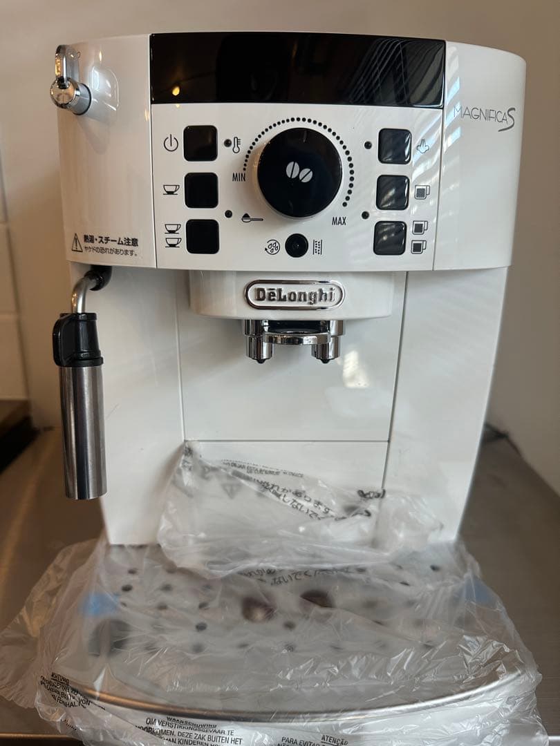 【新品・未使用】デロンギ　マグフィニカS ホワイト