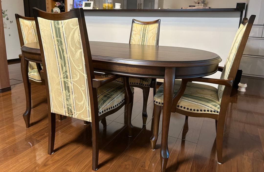 る*ん様 マルニ木工ベルサイユ木製テーブルとアームチェア4脚セット