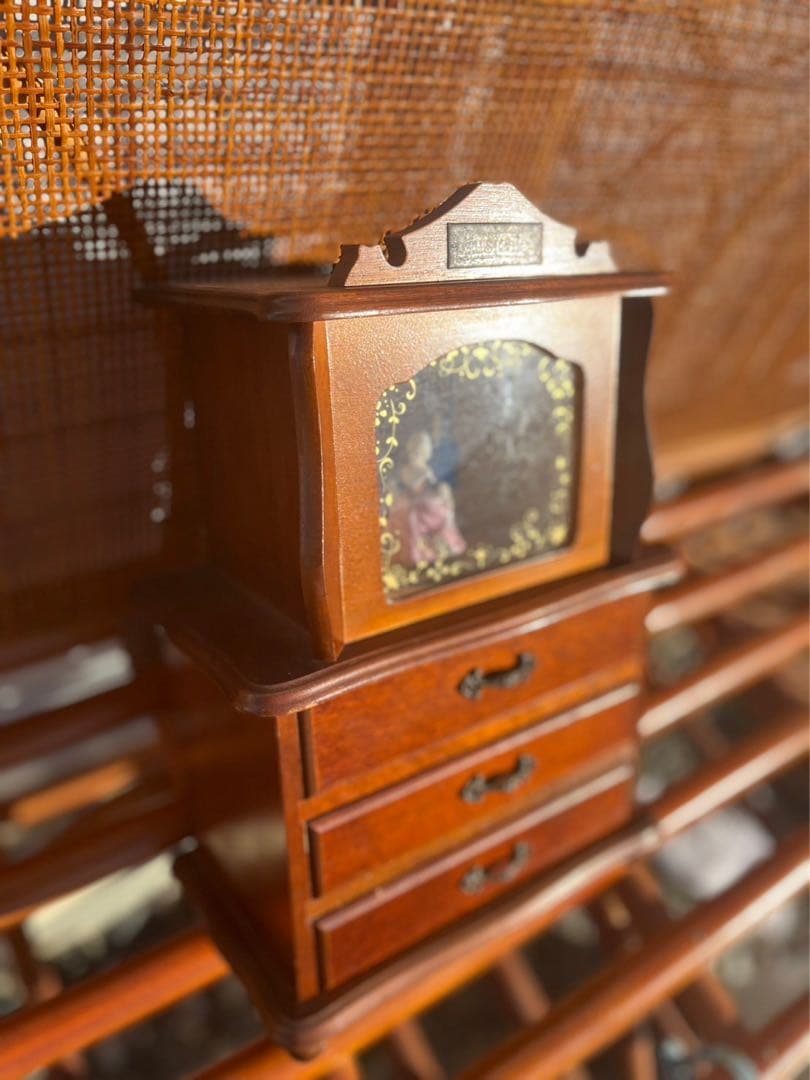 オルゴール　宝石箱