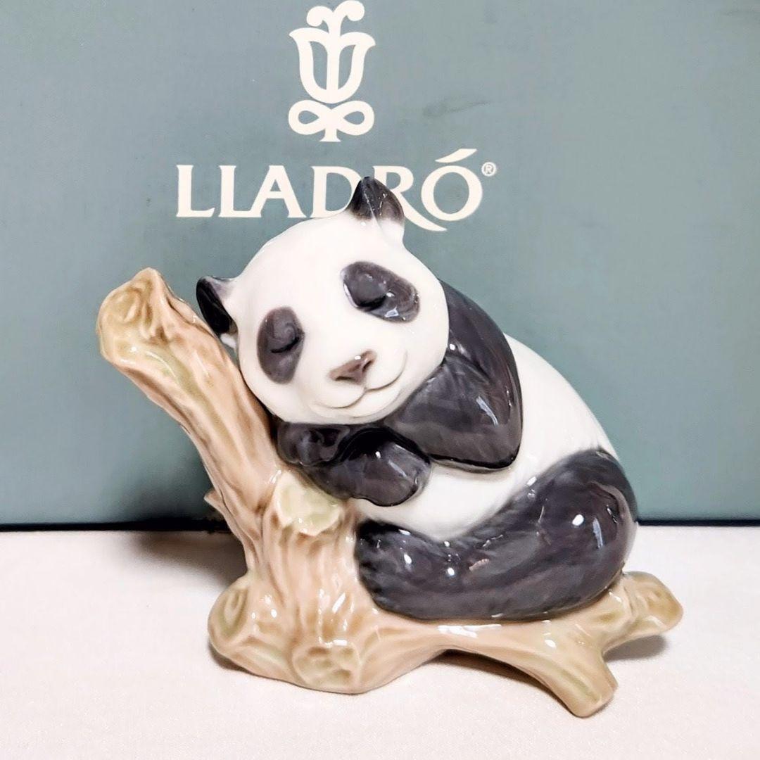 リヤドロ【美品・箱入】フィギュリン《幸運のパンダ》No.8105