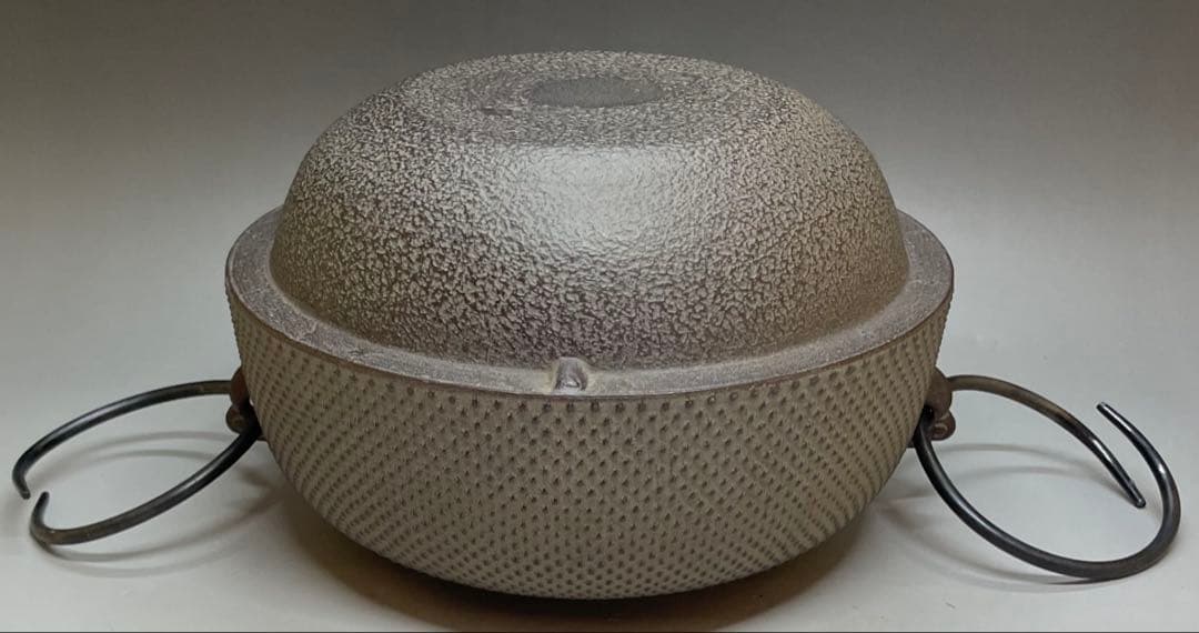 人間国宝　高橋敬典　金谷浄雲　南鐐撮霰　平丸釜添　唐銅鬼面風炉　釜鐶　c10