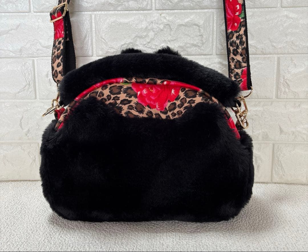 さ*ー様 コヤンイサムチョン　ハンドメイド　ファーショルダーバッグ　サンダーちゃ