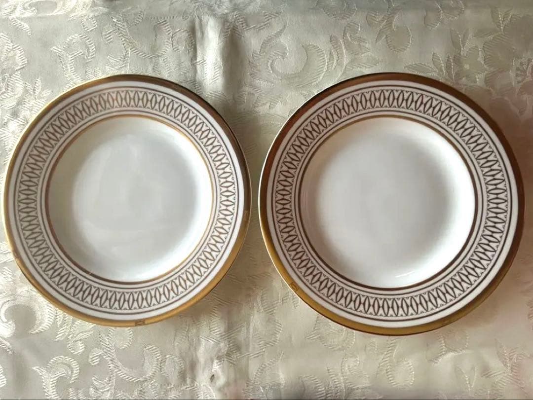 Cartier 金彩ロゴ縁取り パン皿デザート皿16.5センチ2枚箱入り