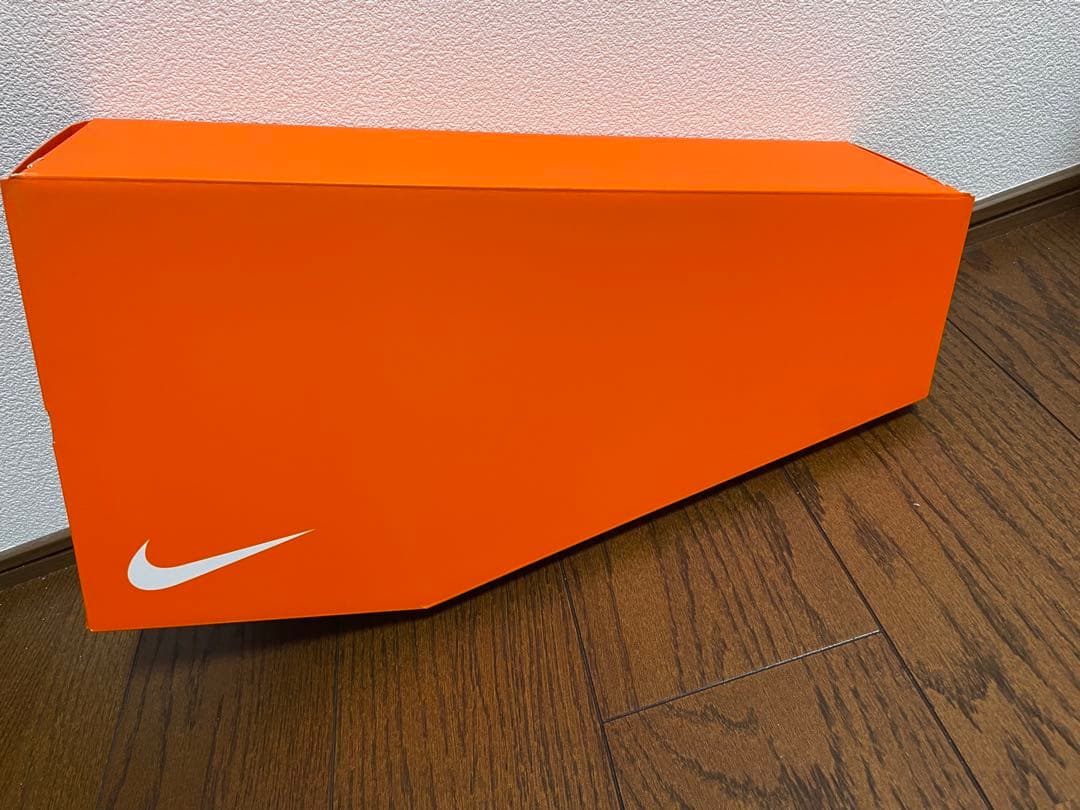 ナイキ バースデー ピロー ギフト ボックス