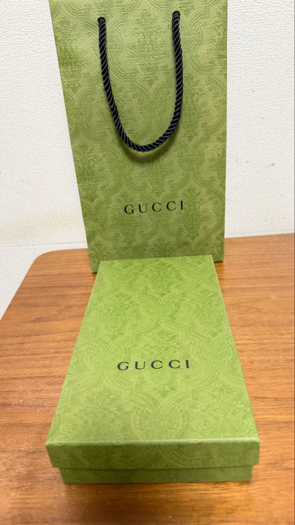 GUCCI 長財布　日本限定　箱付き　おまけ付き