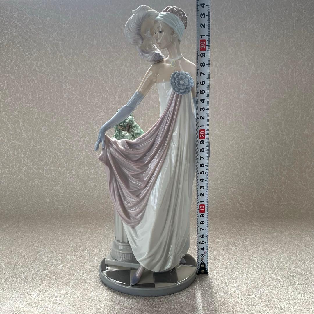 LLADRO リヤドロ 『 チャールストーンの貴婦人 』 高さ 34㎝