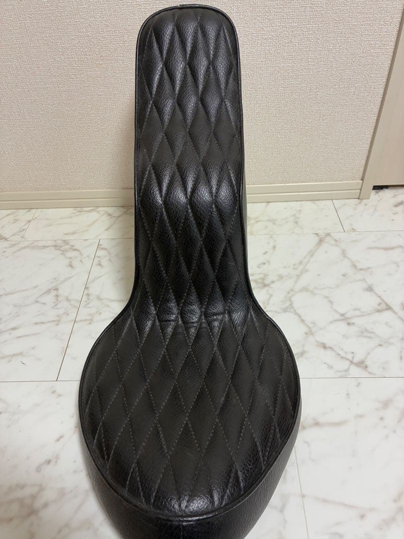 ブラック キルティングシート 流線型