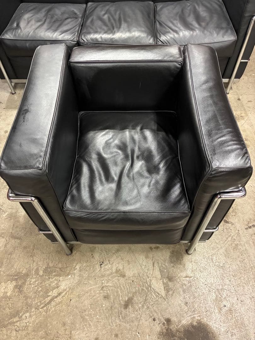 ル・コルビジエLC2の正規品です‼️②一人掛けソファ‼️