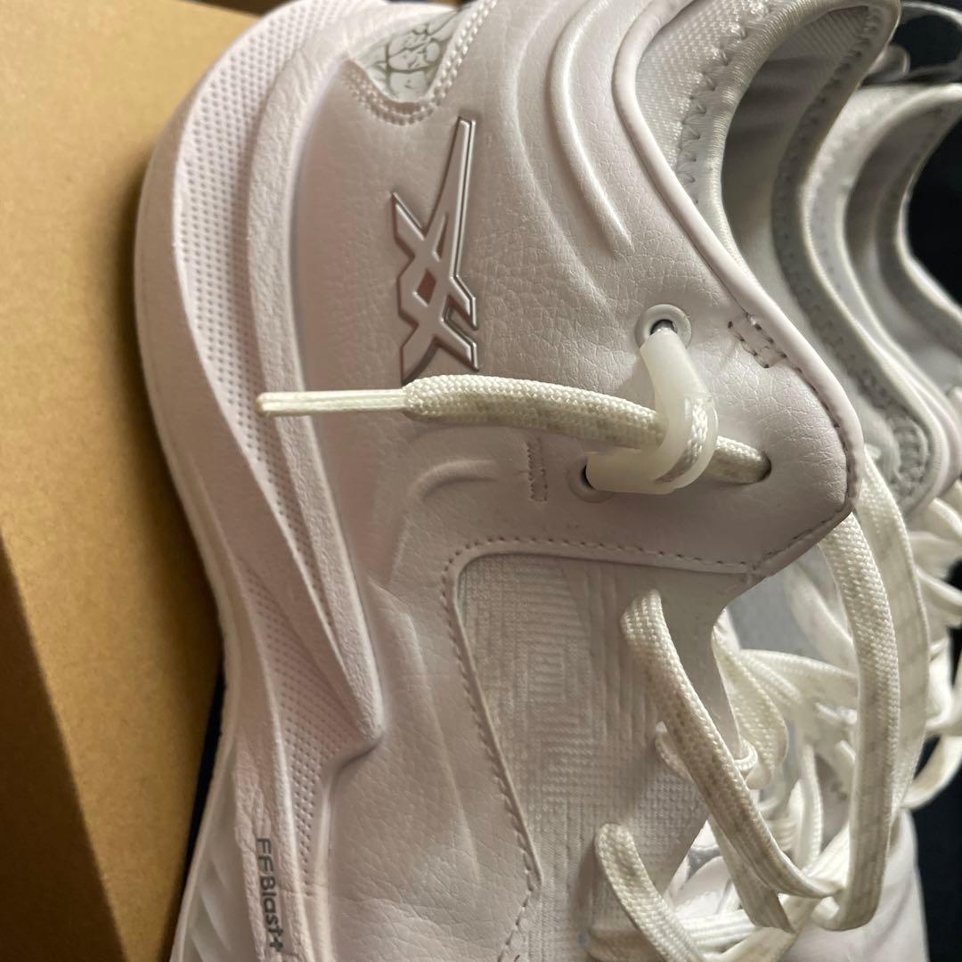 asics バスケットボールシューズ ホワイト