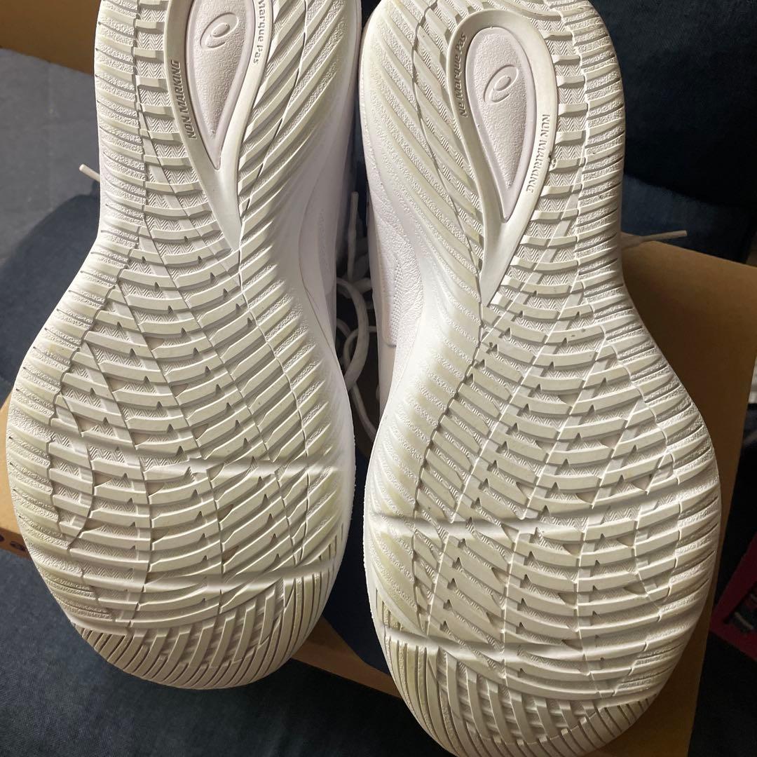 asics バスケットボールシューズ ホワイト