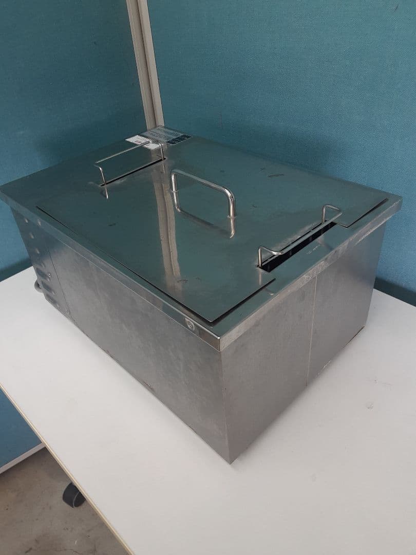 エイシン電機　卓上電気ウォーマー？　煮沸消毒？　単相200V 　画像で判断下さい