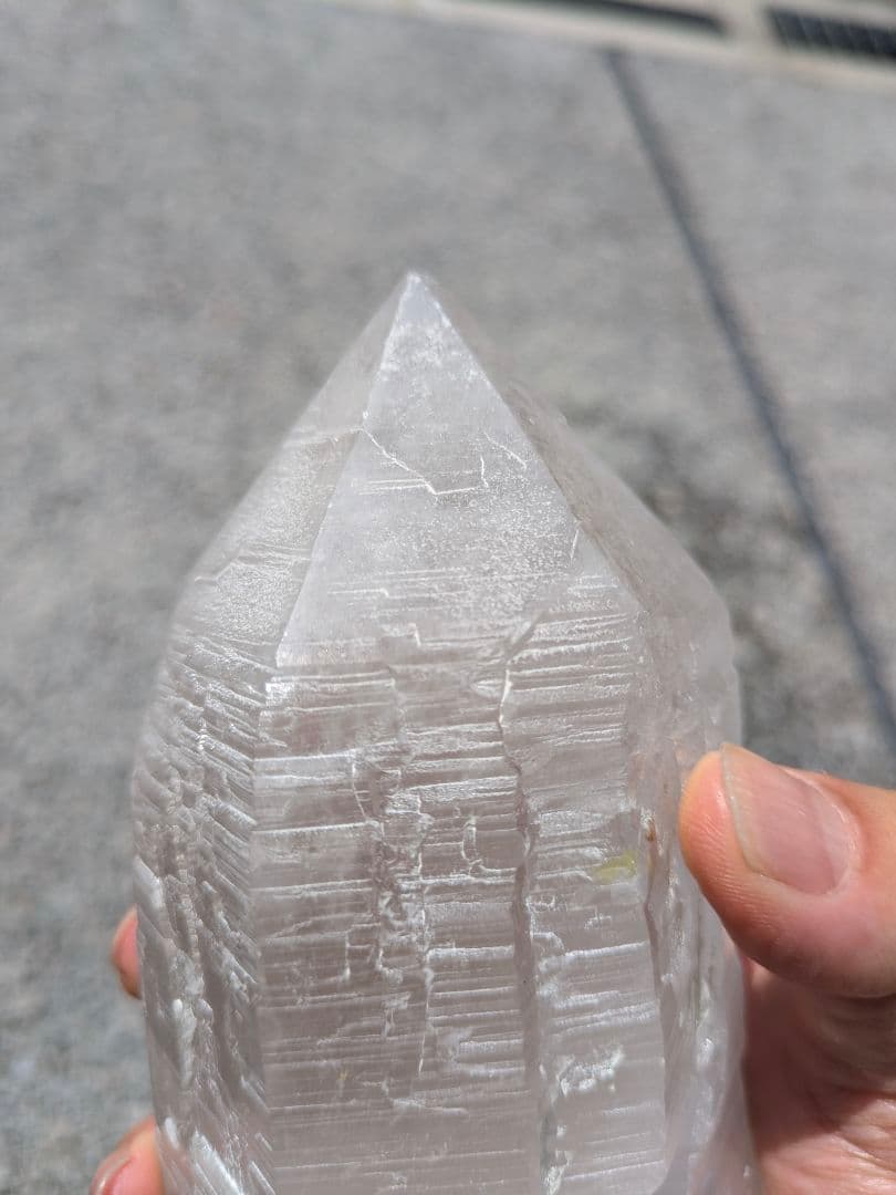 minimalist　チベットカイラス山水晶　　862グラムダブルポイント