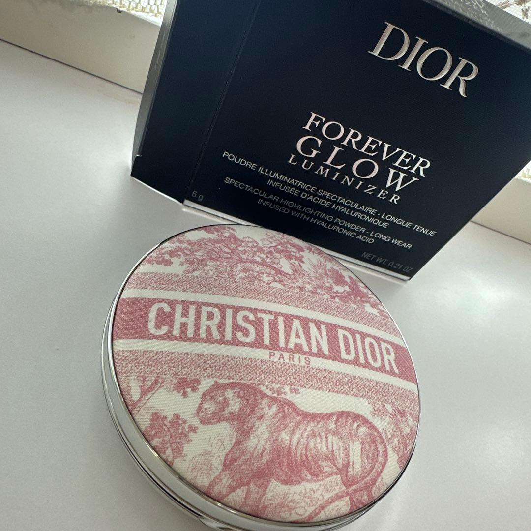 ディオールスキンフォーエバーグロウ　ルミナイザー004コーラルグロウ