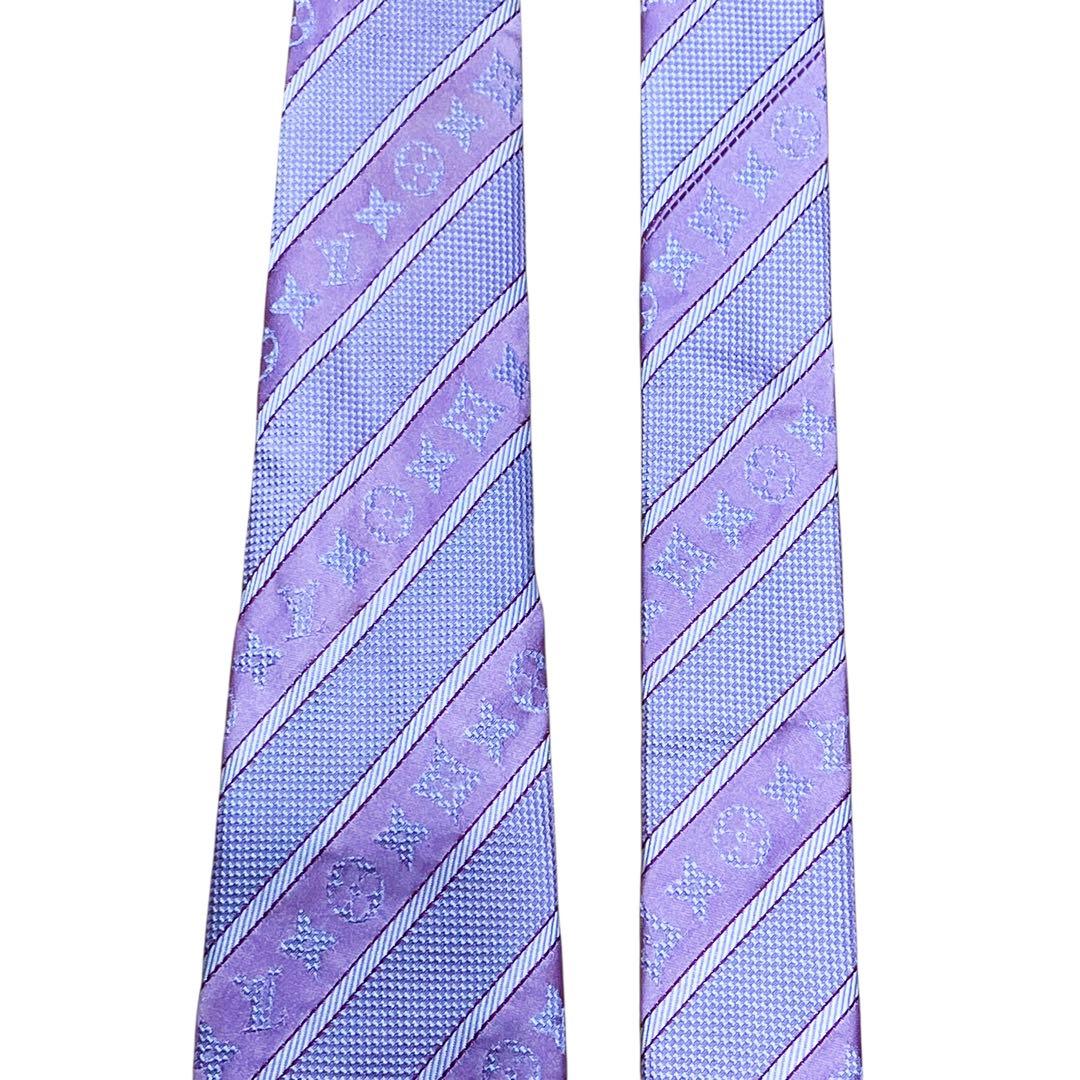 美品　ルイヴィトン　ネクタイ　モノグラム　ピンク　ロゴ　ジャガード　ストライプ