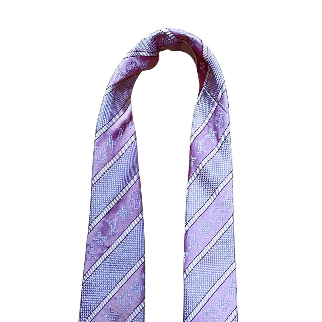 美品　ルイヴィトン　ネクタイ　モノグラム　ピンク　ロゴ　ジャガード　ストライプ