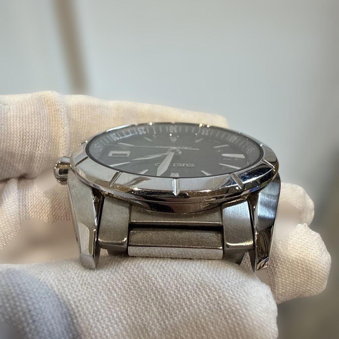 SEIKO 4R35時計 黒色文字盤 ステンレス 126