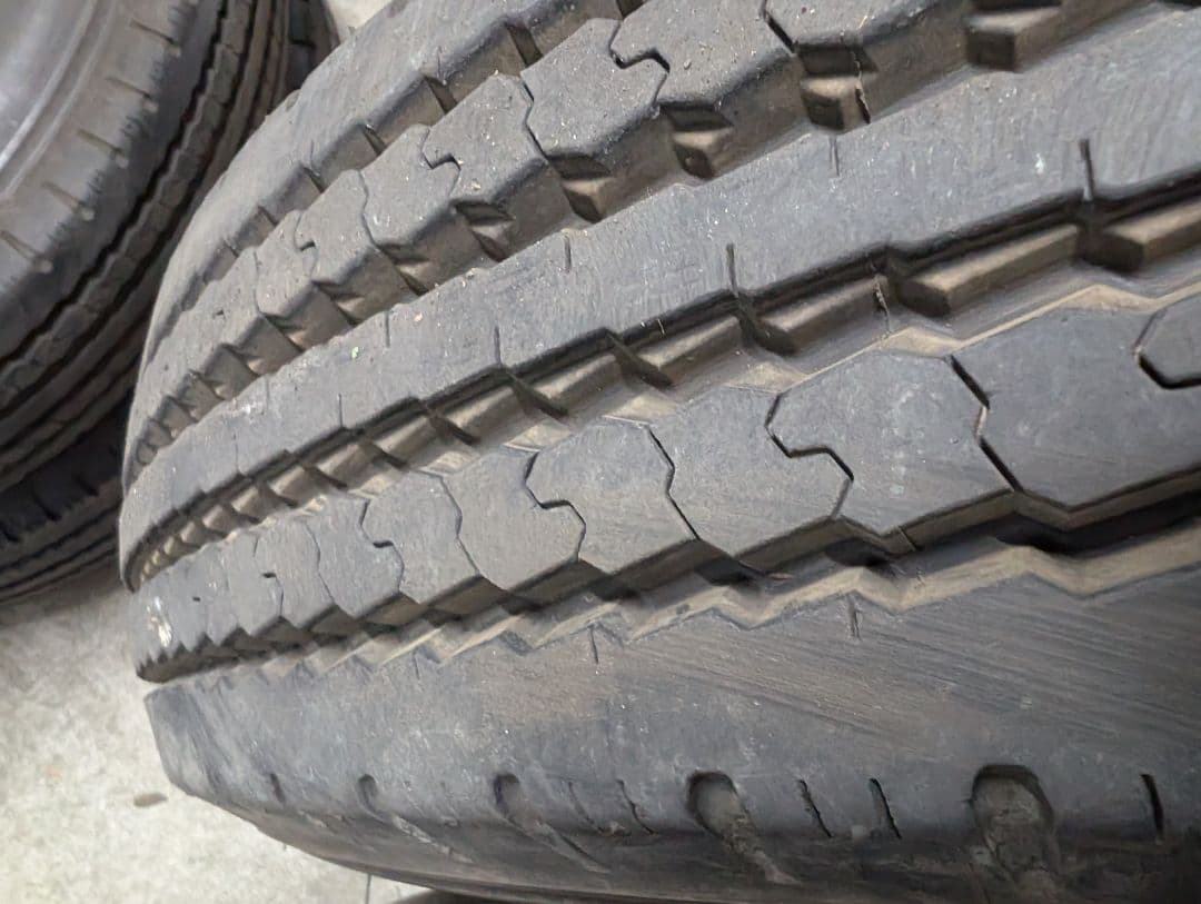 近日処分予定【24年製】縦溝205/80R17.5夏タイヤ6本セット