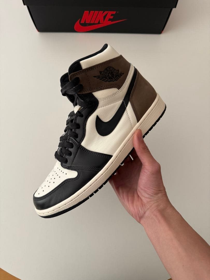 靴 Nike Air Jordan1 Retro High Dark Mocha