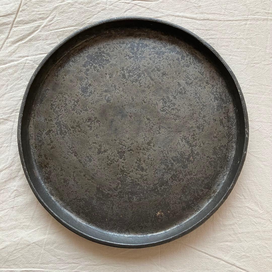 【新品未使用】安福由美子　錆盆皿①　26.5cm