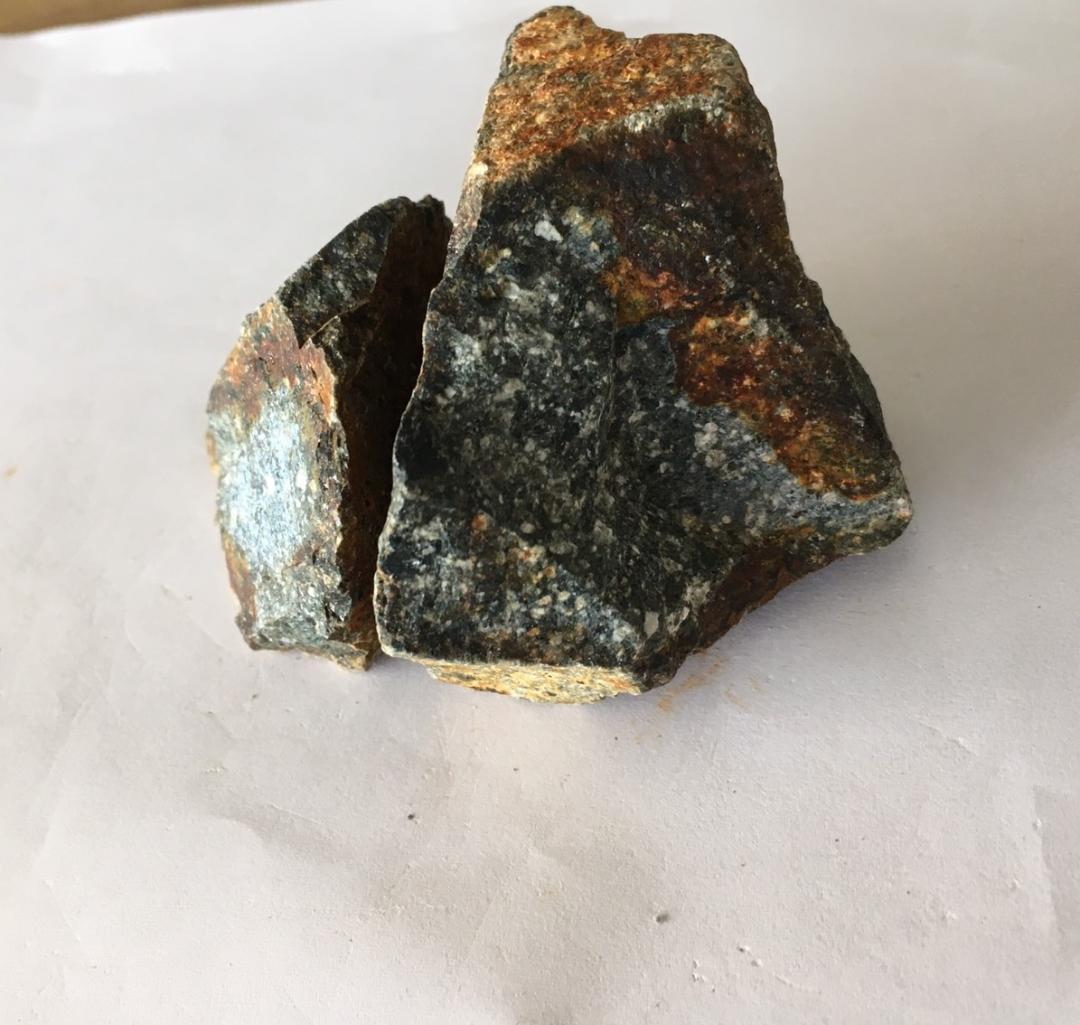 ストーン　オブジェ　　　川②　　たかとりスタジオ