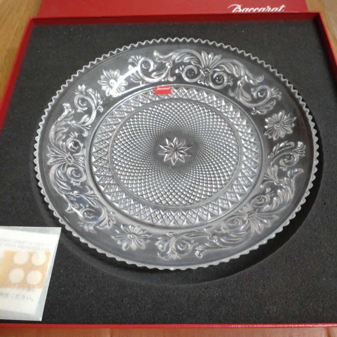 新品　Baccarat クリスタル皿 アラベスク　24センチ