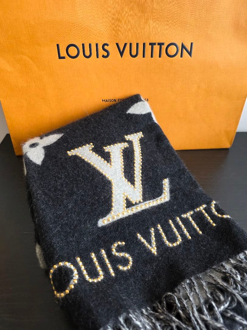 エシャルプ・レイキャビック スタッズ モノグラム マフラー ルイヴィトン