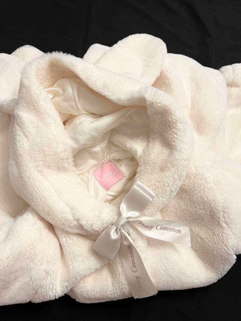 Melty Chocolateワンピース パールボタンうさ耳エコファーコート