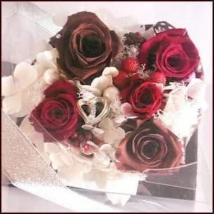 プリザーブドフラワー　レッドブラウン＆ハート　ギフトケース付き