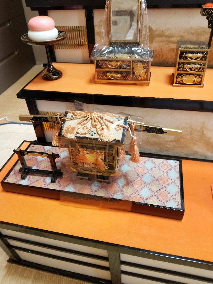 ひな人形 段飾り 多彩な飾り