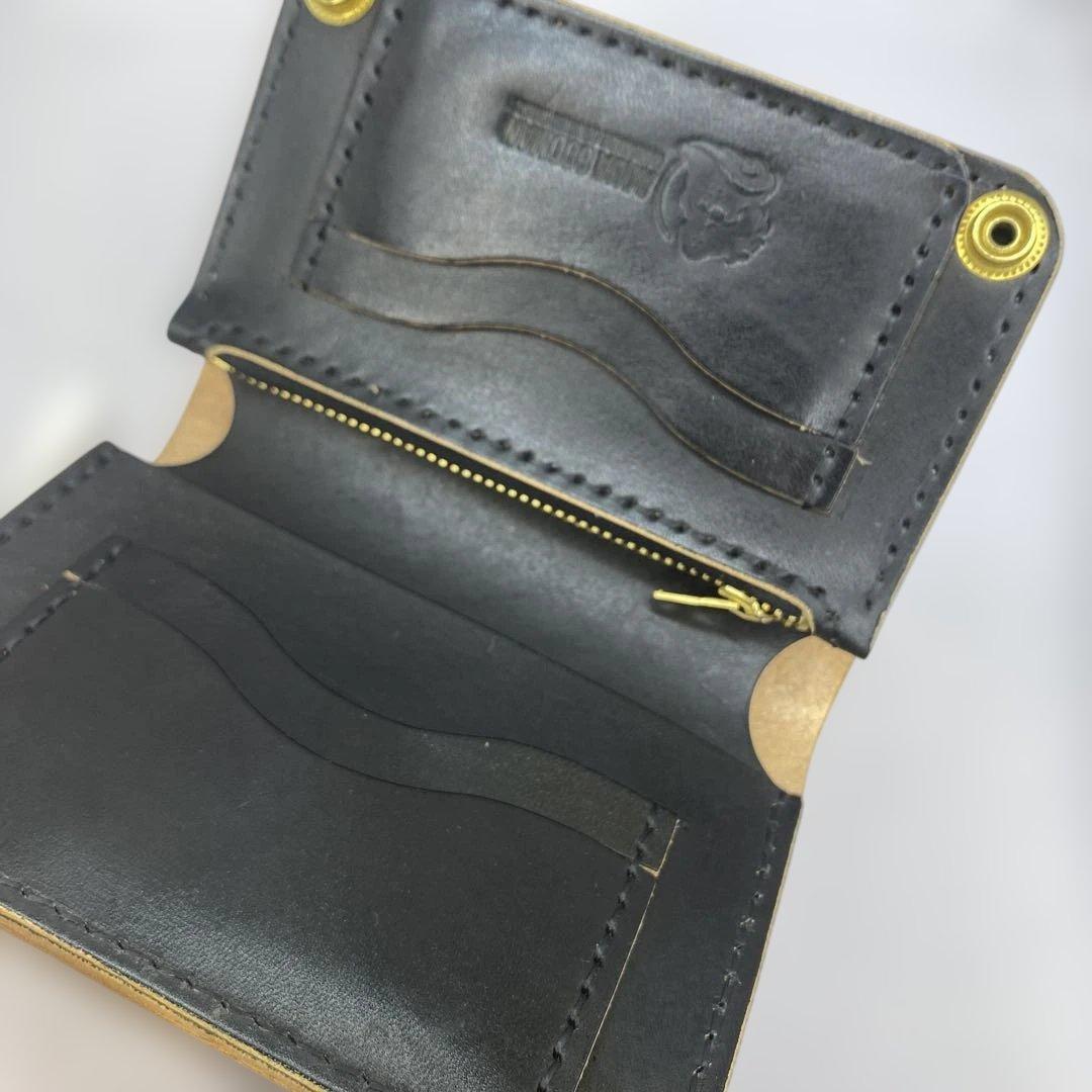 【無骨x上質 お札折らず収納】 丘染めブラック 手染めミドルトラッカーウォレット