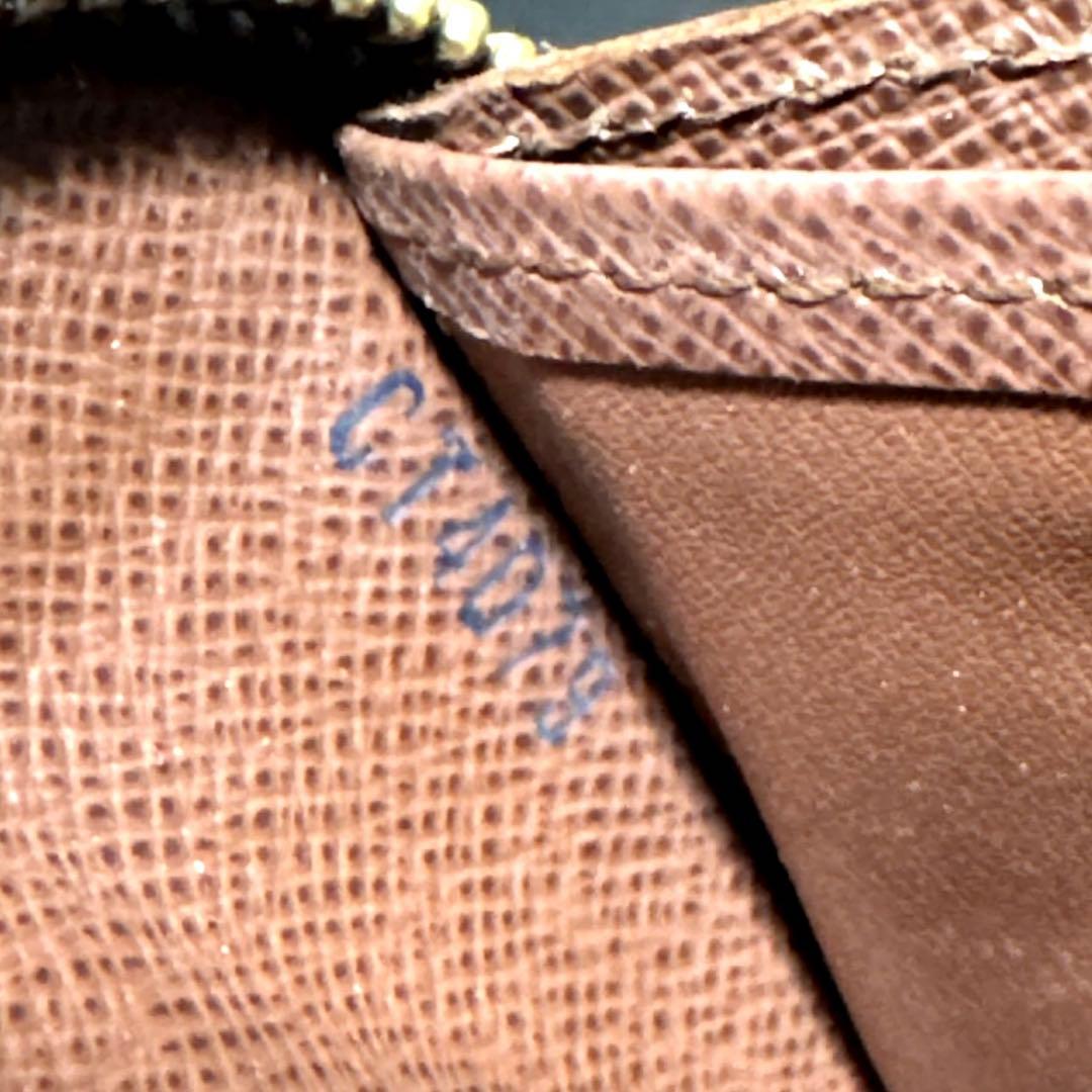 ⑨☆美品/訳あり☆モノグラム♪ジッピー パース ラウンドファスナー