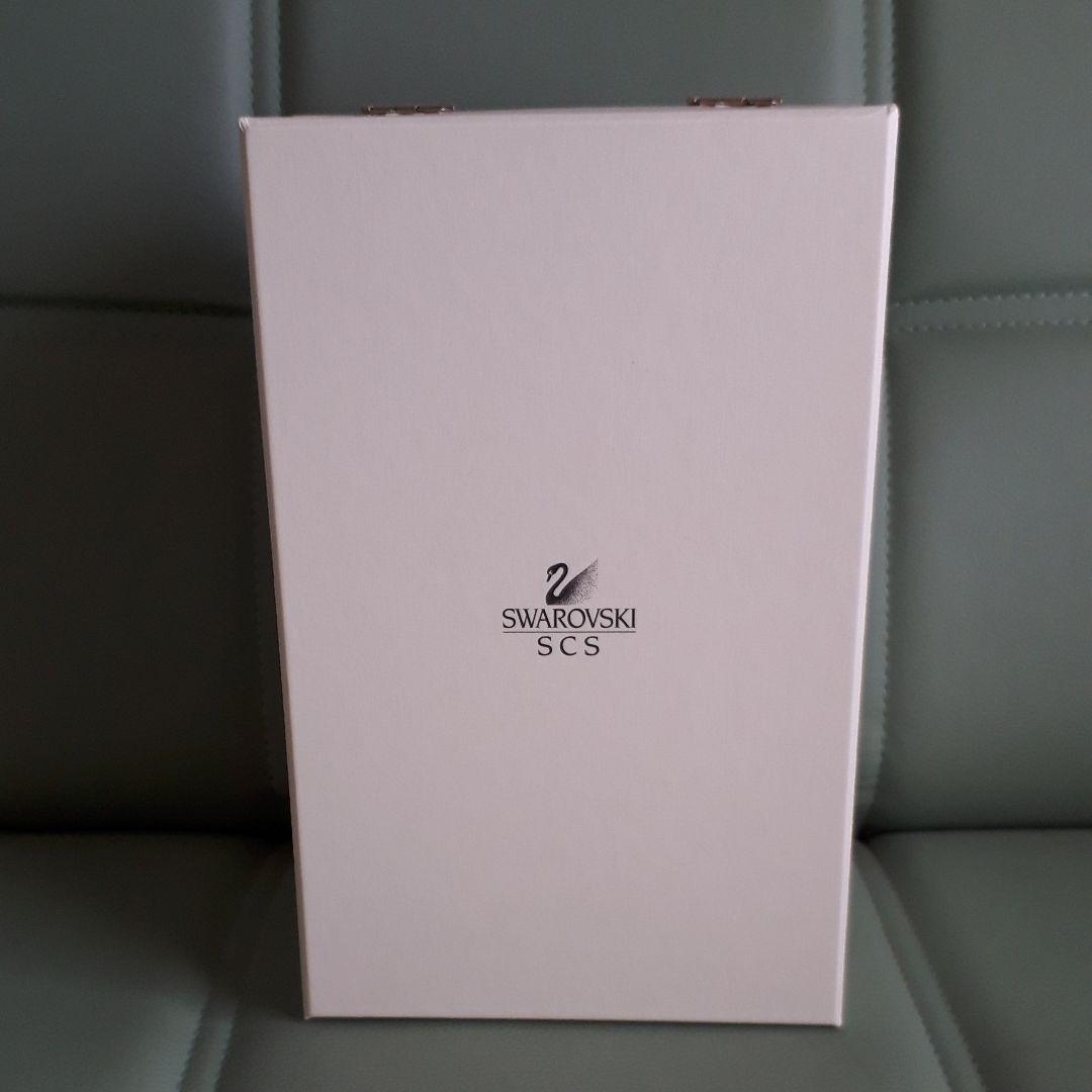 スワロフスキーのマスカレードとプレート