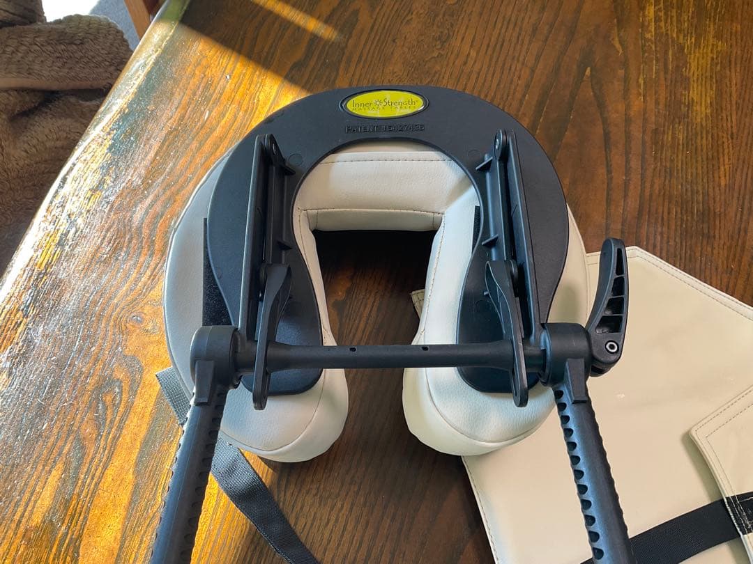 Inner Strength massage インナーストレングステーブルベッド