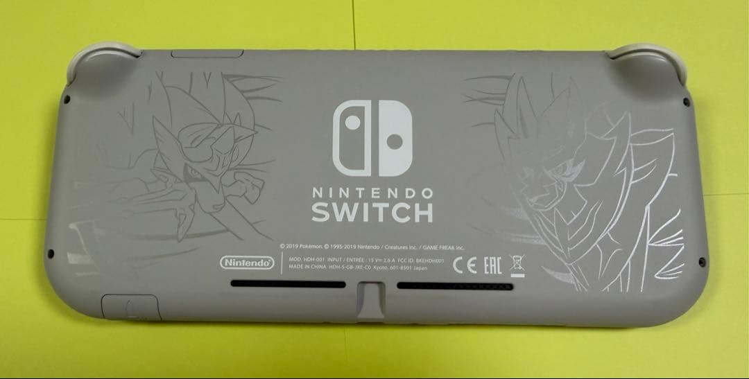 任天堂　スイッチ　ライト　ポケットモンスター剣盾